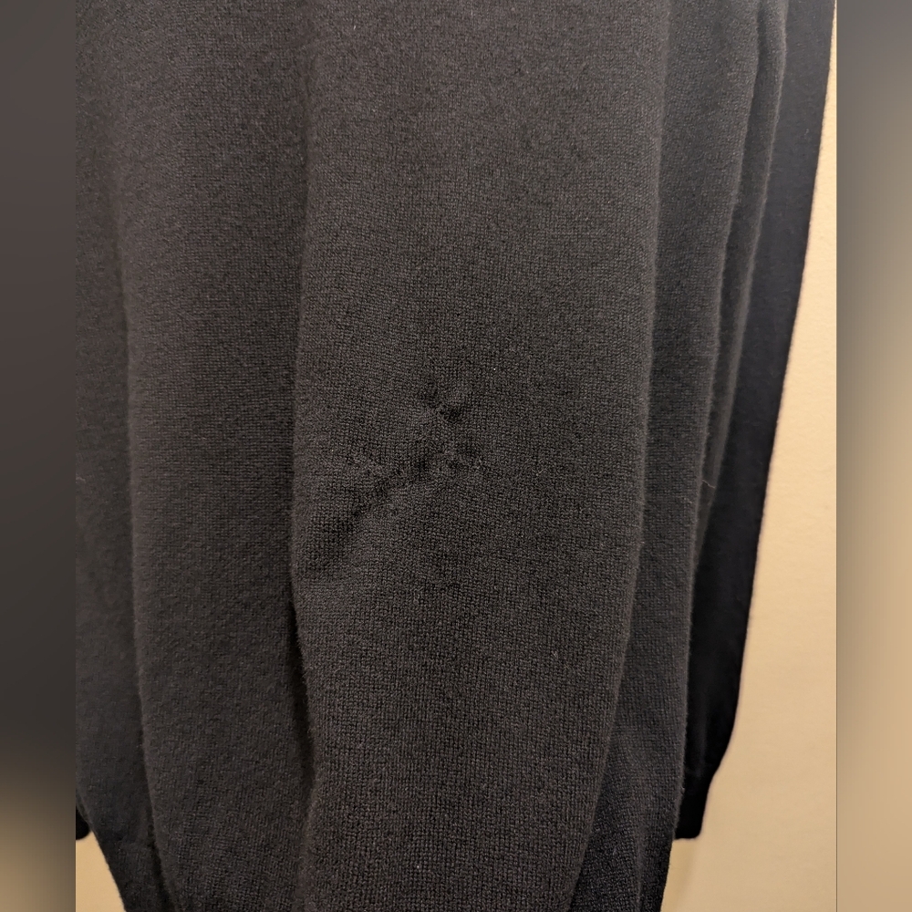 *Flawed* Everlane Men's Black V-Neck Long Sleeve 100% Cashmere Sweater- L - Picture 12 of 14